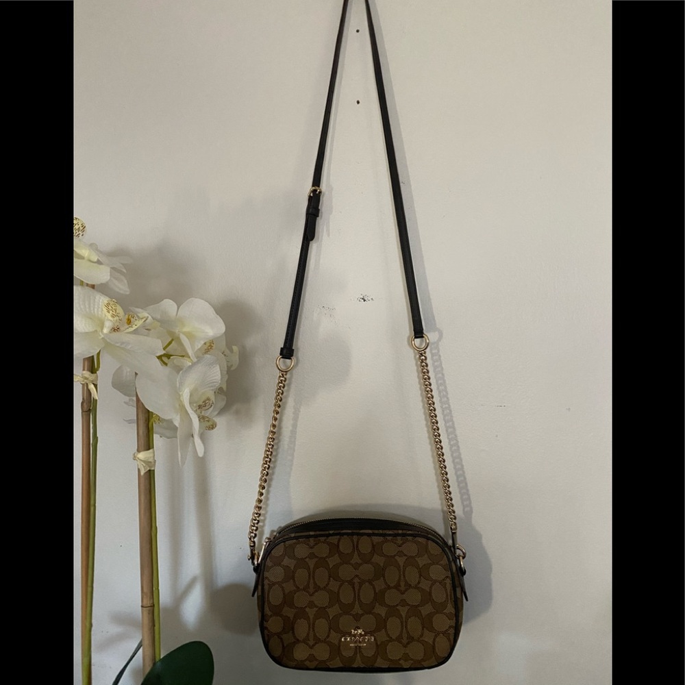 Coach Crossbody signature bag